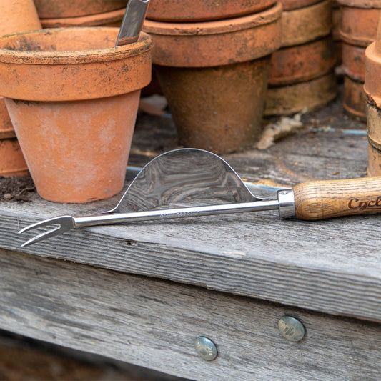 Cyclone Stainless Steel Weeder - 300mm Timber Handle - Durable & Elegant – view 2 - Auzzistore