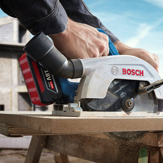 Bosch 18V Professional Circular Saw 165mm 5.0Ah Kit - Compact - Efficient Cutting – view 2 - Auzzistore