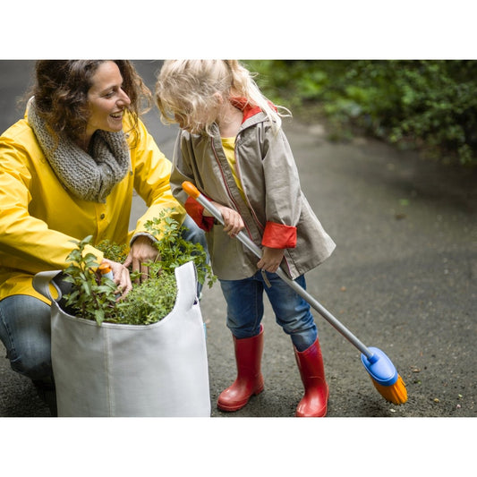 Fiskars Kids Broom - Lightweight Aluminium - Soft Plastic Bristles - Comfort – view 2
