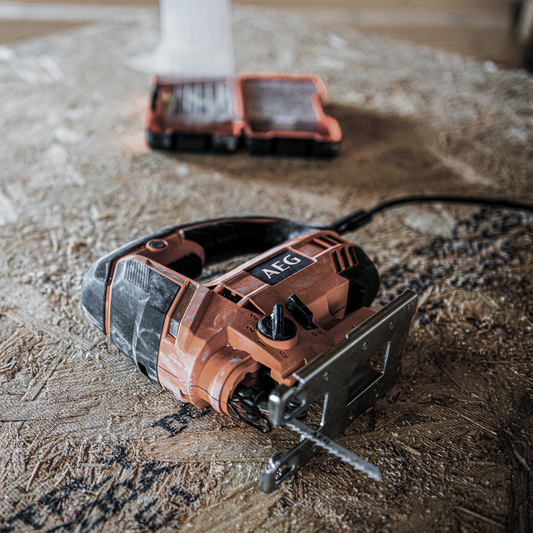 AEG 700W Variable Speed Jigsaw - 20mm Cut Depth - Plastic Metal Rubber – view 2 - Auzzistore