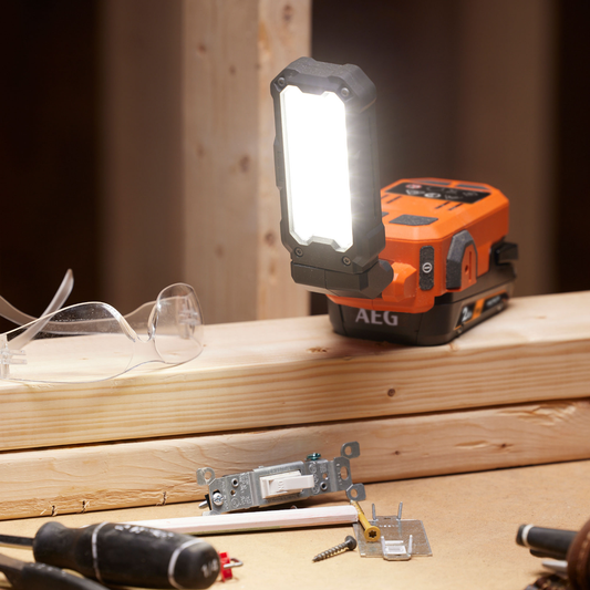 AEG 18V Magnetic Stick Light Skin Only - 450/850 Lumens - 270° Pivoting Head – view 2