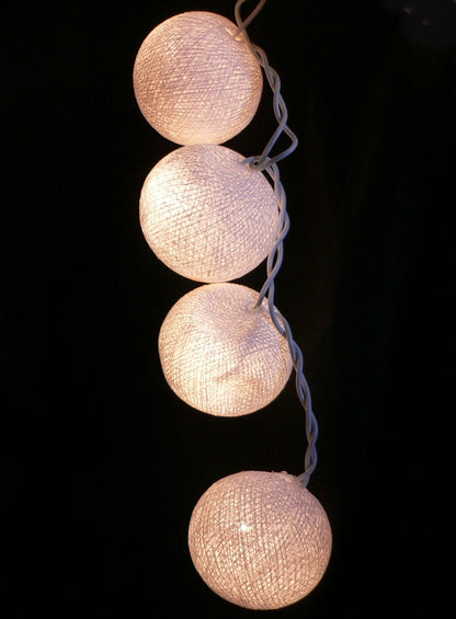 1 Set of 20 LED White 5cm Cotton Ball Battery Powered String Lights Christmas Gift Home Wedding Party Bedroom Decoration Outdoor Indoor Table Centrepiece | Auzzi Store