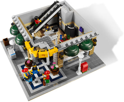 LEGO CREATOR 10211 Grand Emporium and Sealed.