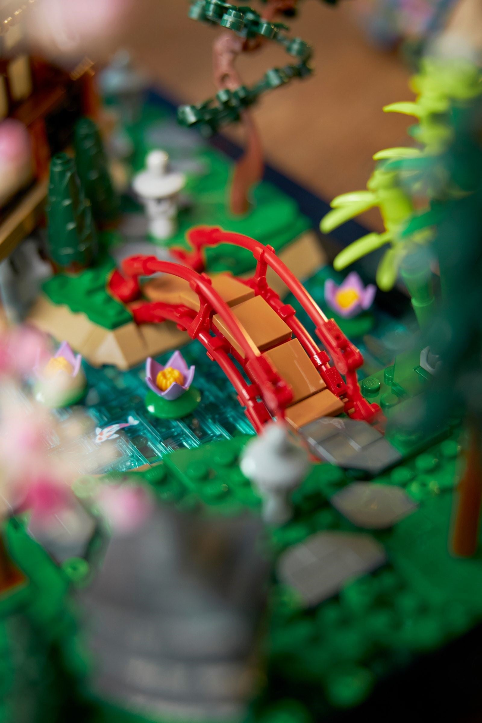 LEGO Icons 10315 Tranquil Garden- Auzzi Store