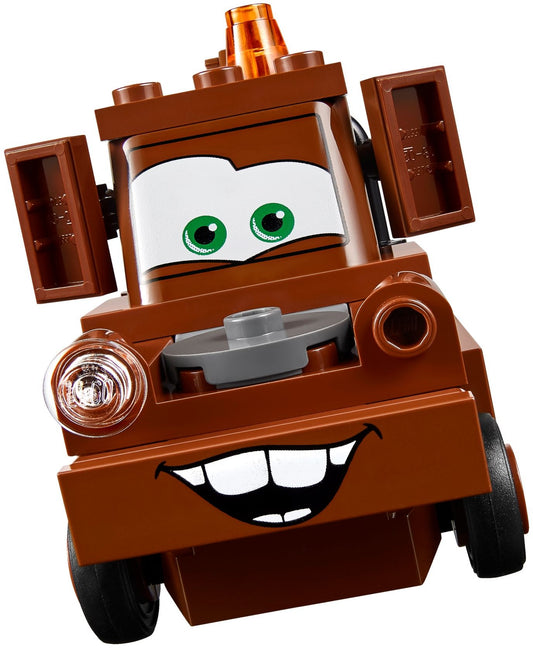 LEGO 10733 Mater's Junkyard Play Set - Disney Pixar Cars 3 – view 2 - Auzzistore