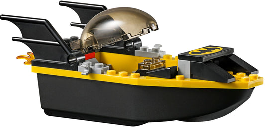 LEGO 10737 Batman vs. Mr. Freeze Batboat Battle – view 2 - Auzzistore