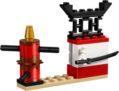 LEGO 10739 NINJAGO Shark Attack: Kai & Lloyd vs. Great White