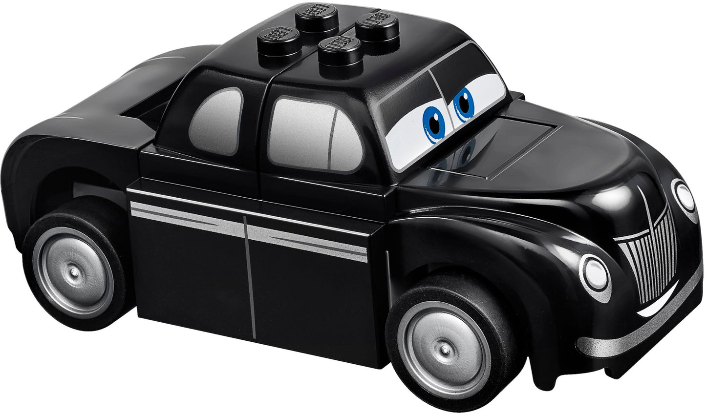 LEGO 10743 Smokey's Garage: Fix Lightning McQueen!