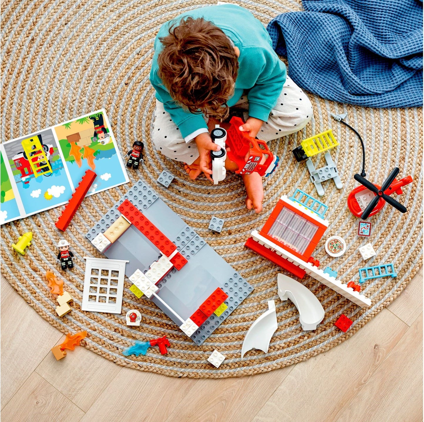 LEGO 10970 DUPLO Rescue Fire Station & Helicopter