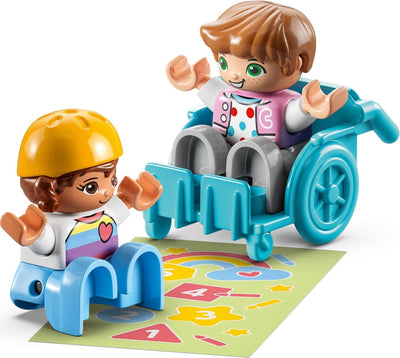 LEGO DUPLO 10992 Life at the Daycare Centre