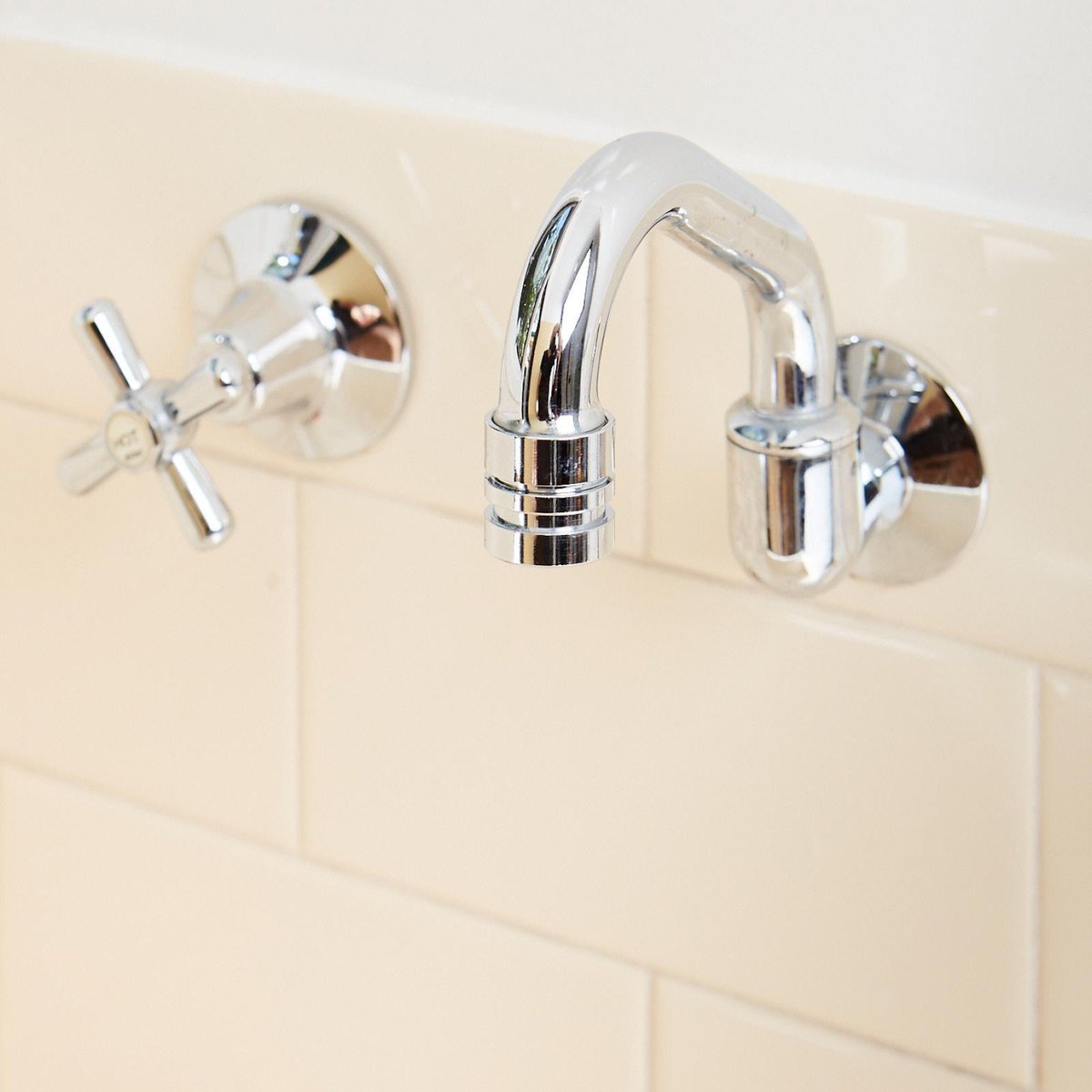 Pope Indoor Tap Adaptor - 12mm Metal & ABS - Ideal For Courtyards