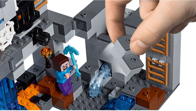 LEGO 21147 Minecraft The Bedrock Adventures