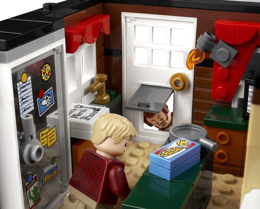 LEGO 21330 Home Alone House - Festive Display Set – view 2