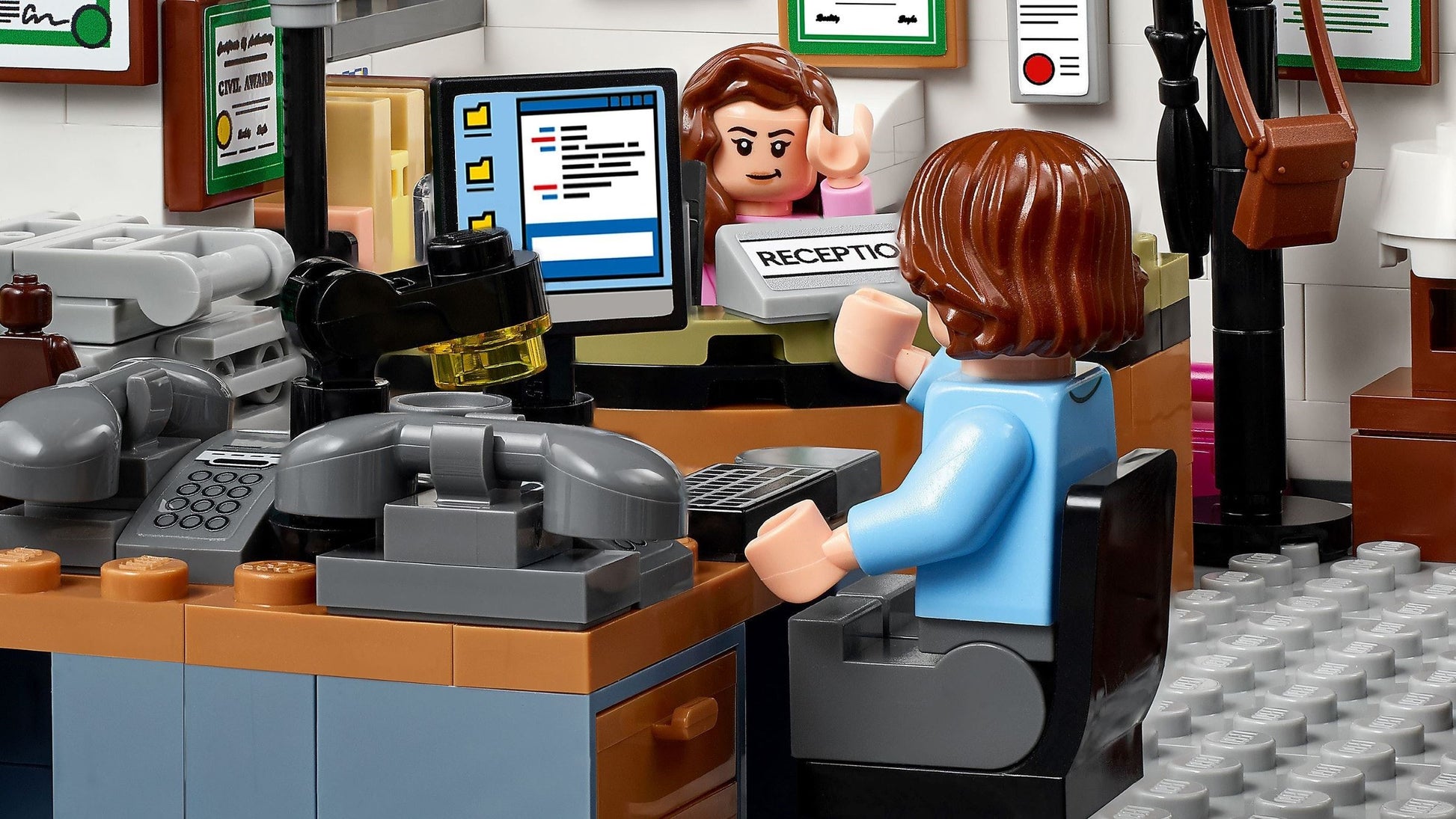 LEGO Ideas 21336 The Office- Auzzi Store