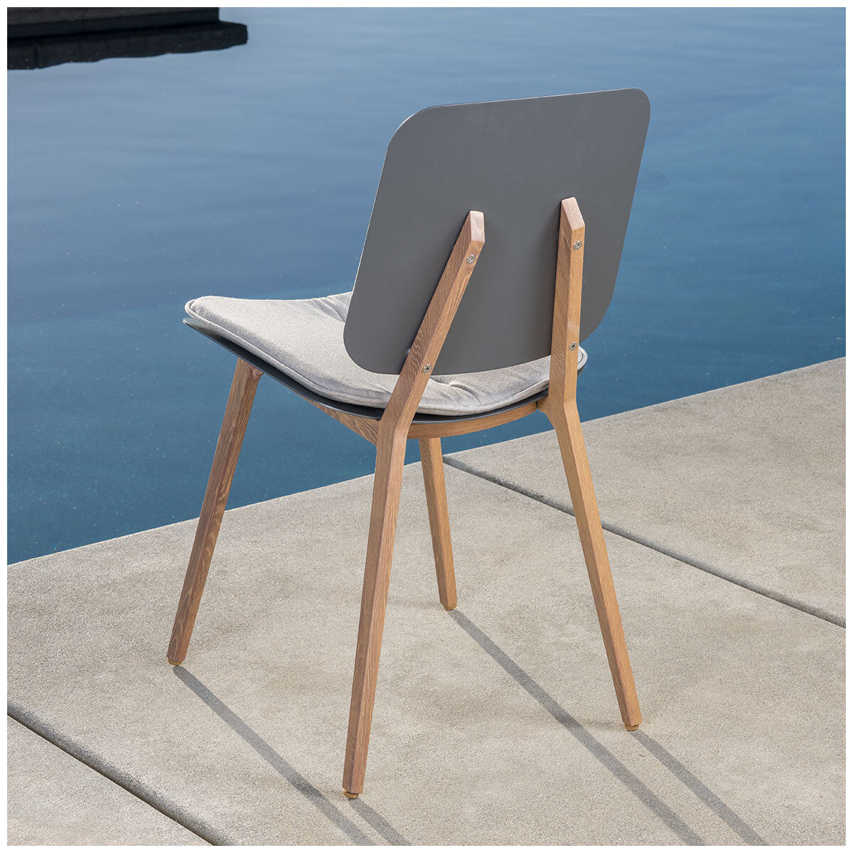 SunVilla Biblos 7-Piece Outdoor Dining Set – Weather-Resistant Wicker & Glass Topped Table with Chairs