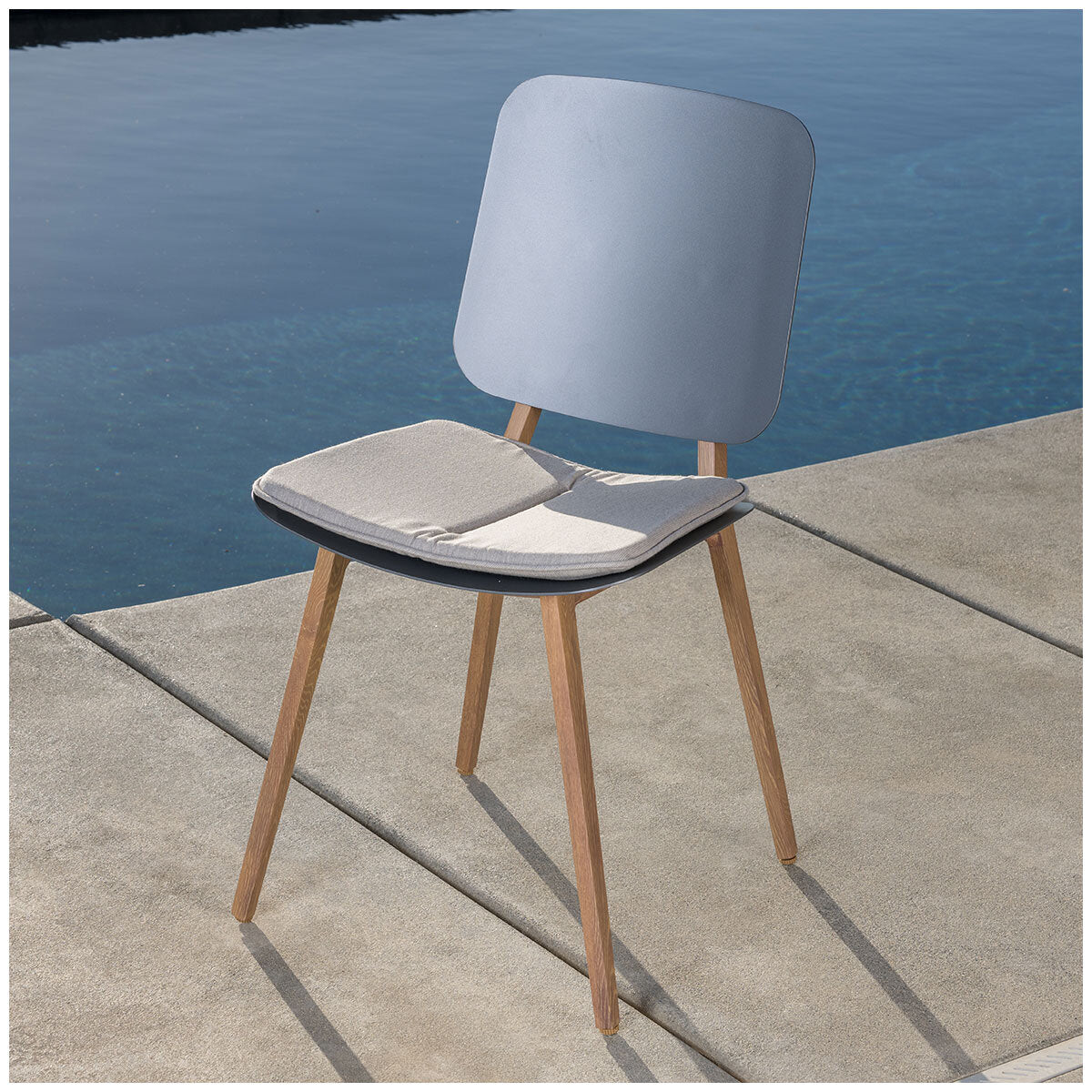 SunVilla Biblos 7-Piece Outdoor Dining Set – Weather-Resistant Wicker & Glass Topped Table with Chairs