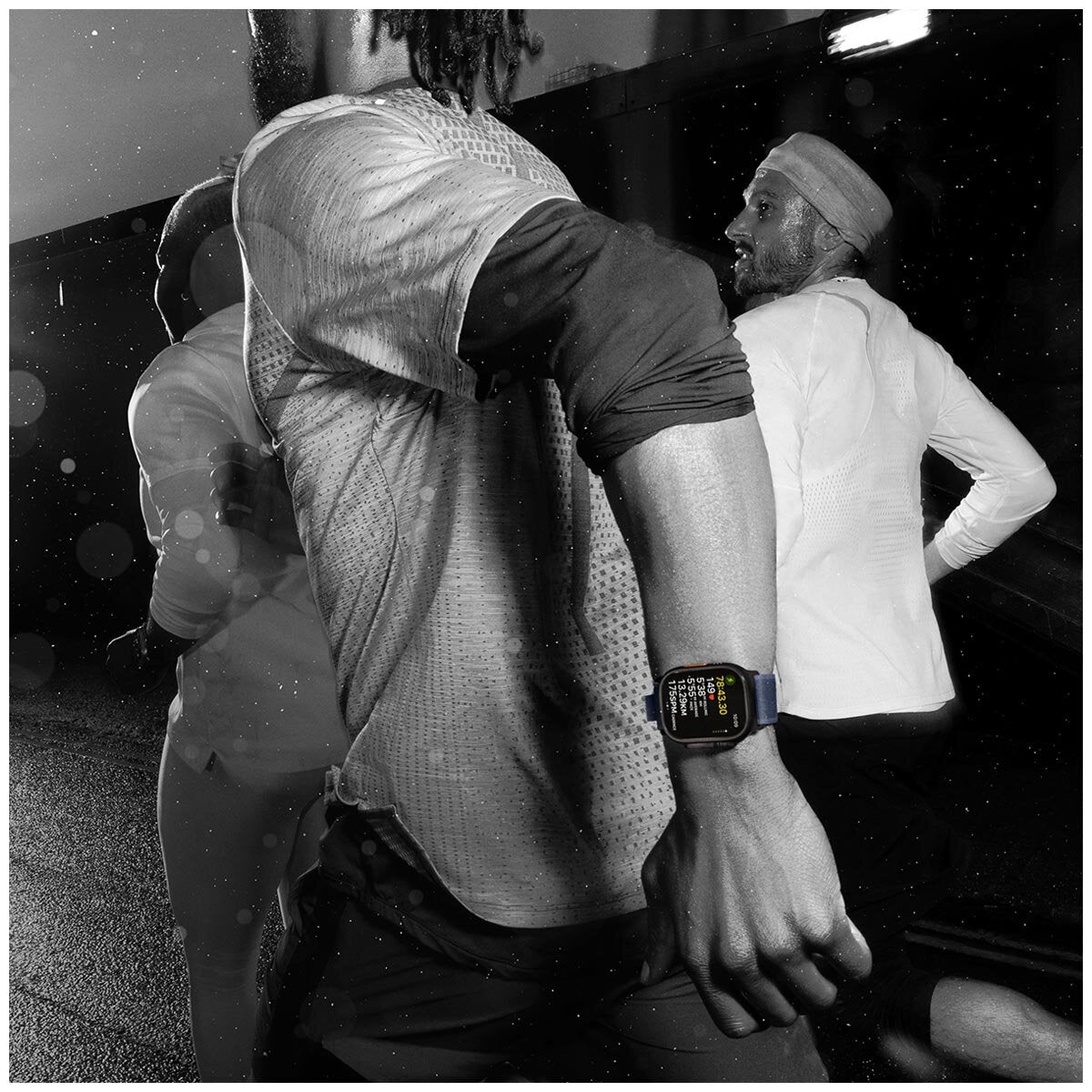 Apple Watch Ultra 2 GPS + Cellular 49mm Natural Titanium Case With Blue Trail Loop M/L