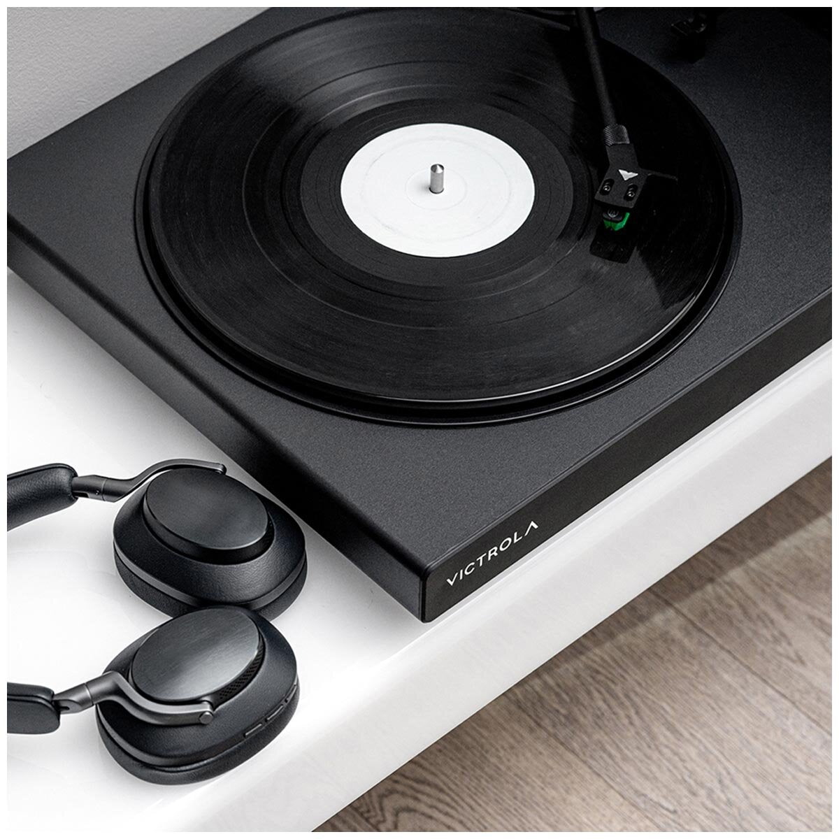 Victrola Hi-Res Onyx Turntable, Bluetooth, AT-VM95E Cartridge, Black, 41.5 x 19.99 x 51 mm