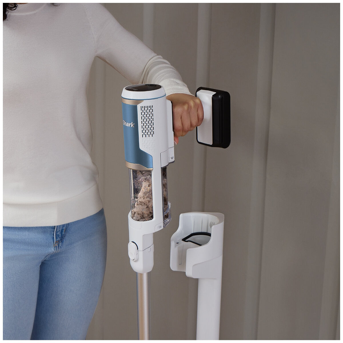 Shark Clean And Empty Cordless Stick Vacuum BU3521ANZ