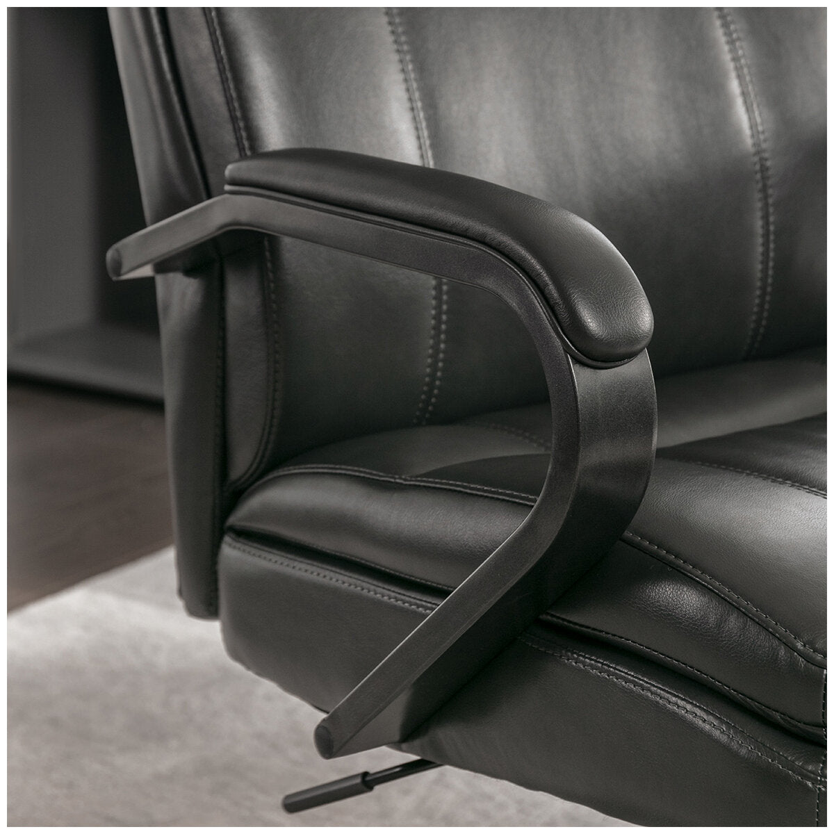 True Innovations Manager Chair
