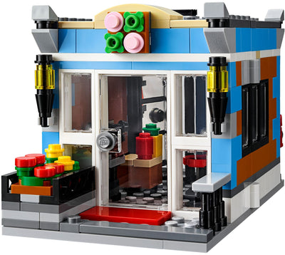LEGO Creator 31050 Corner Deli 3 in 1 Building Set Sealed