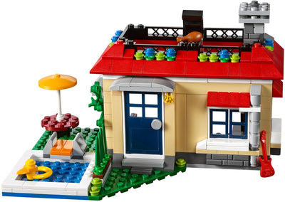 LEGO Creator Series Modular Poolside Holiday 31067 Building Kit