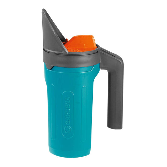 Gardena Handheld Seed and Fertiliser Spreader Small - 100 m² Coverage - Turquoise/Black/Orange - Ergonomic Design – view 2 - Auzzistore