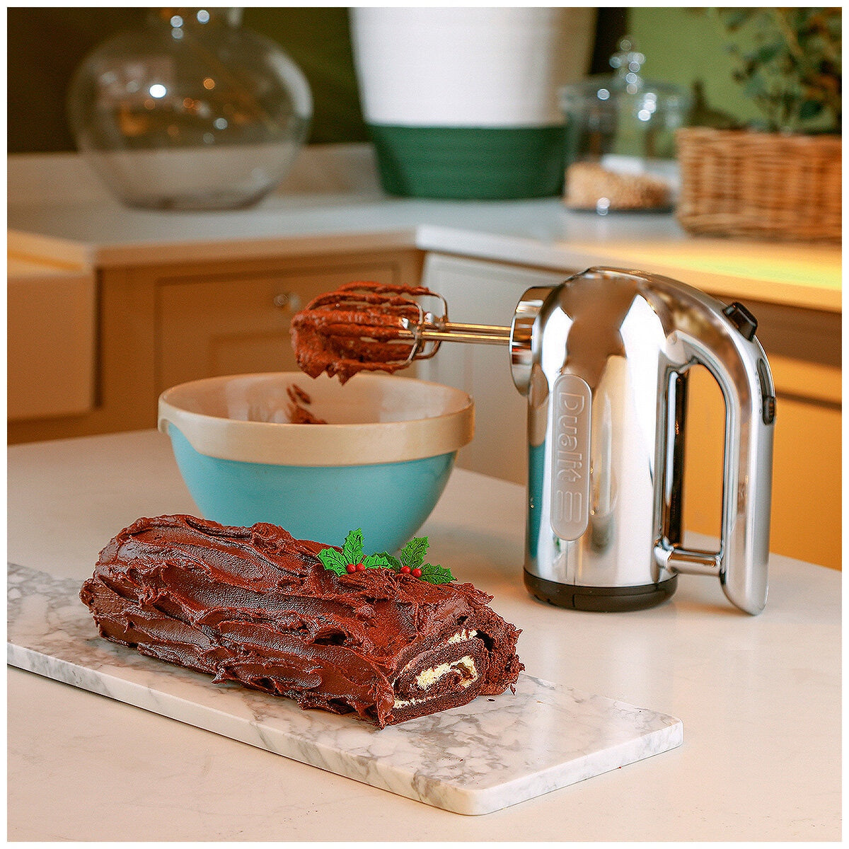 Dualit Hand Mixer 400W DU89360 Powerful 4-Speed Kitchen Tool with Flat Beaters, Dough Hooks, and Balloon Whisk