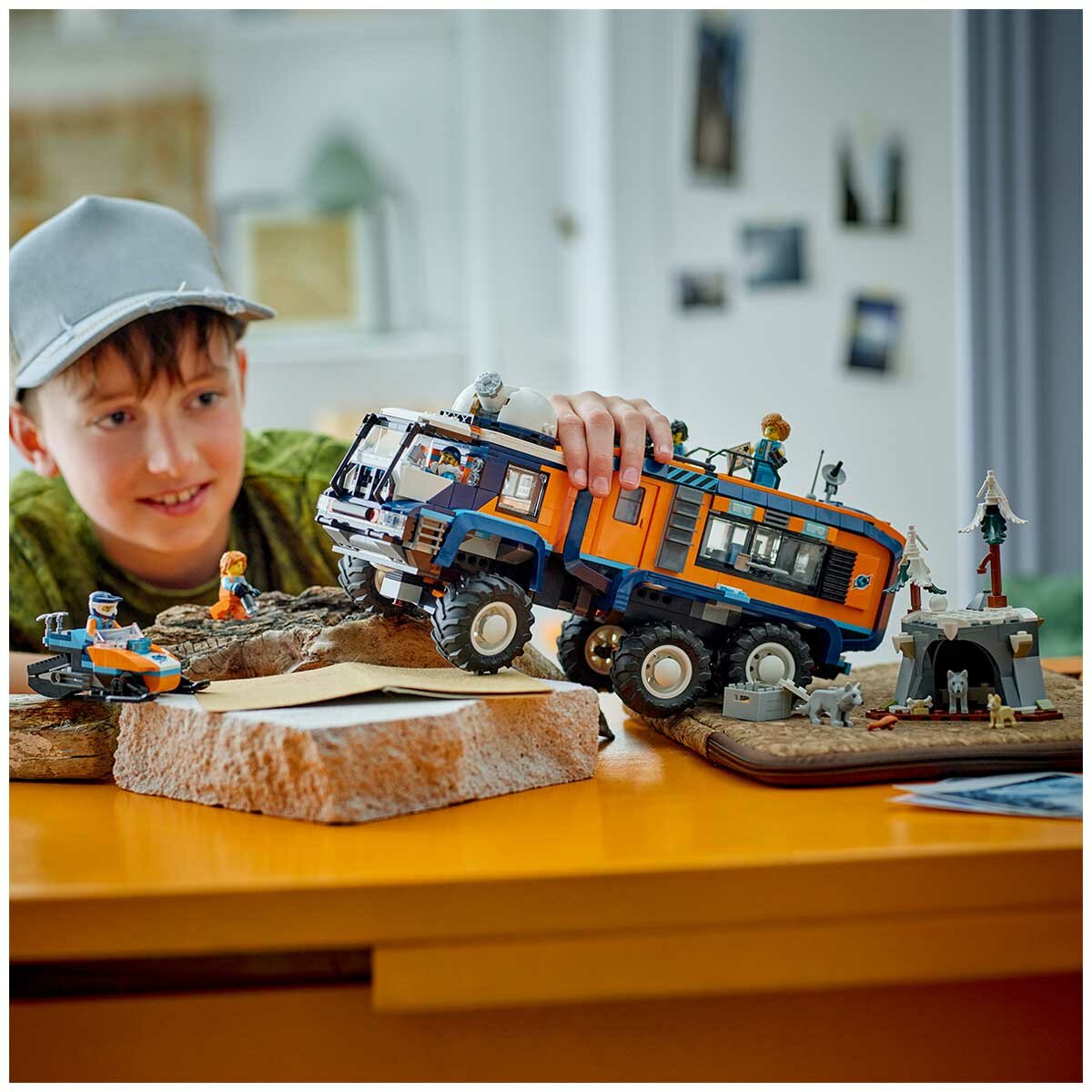 LEGO City Arctic Explorer Science Lab Truck 60471 with 6 Wheel Suspension, Rotating Rooftop Observatory, 5 Explorer Minifigures, 3 Arctic Wolf Figures, 1,064 Pieces