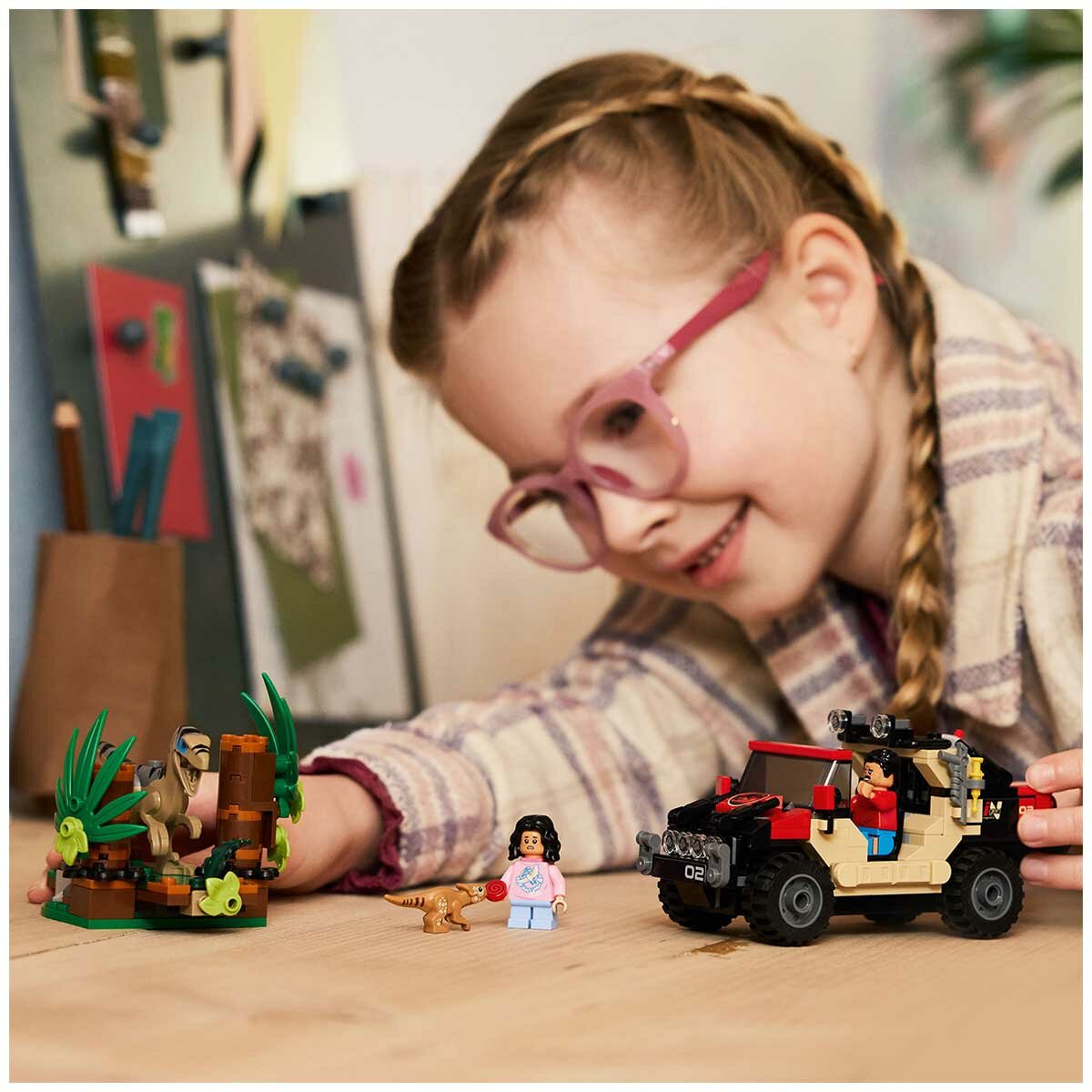 LEGO Jurassic World Raptor Off Road Escape 76972 Dinosaur Playset with Reuben and Isabella Delgado Minifigures, Baby Dolores Pet Dinosaur