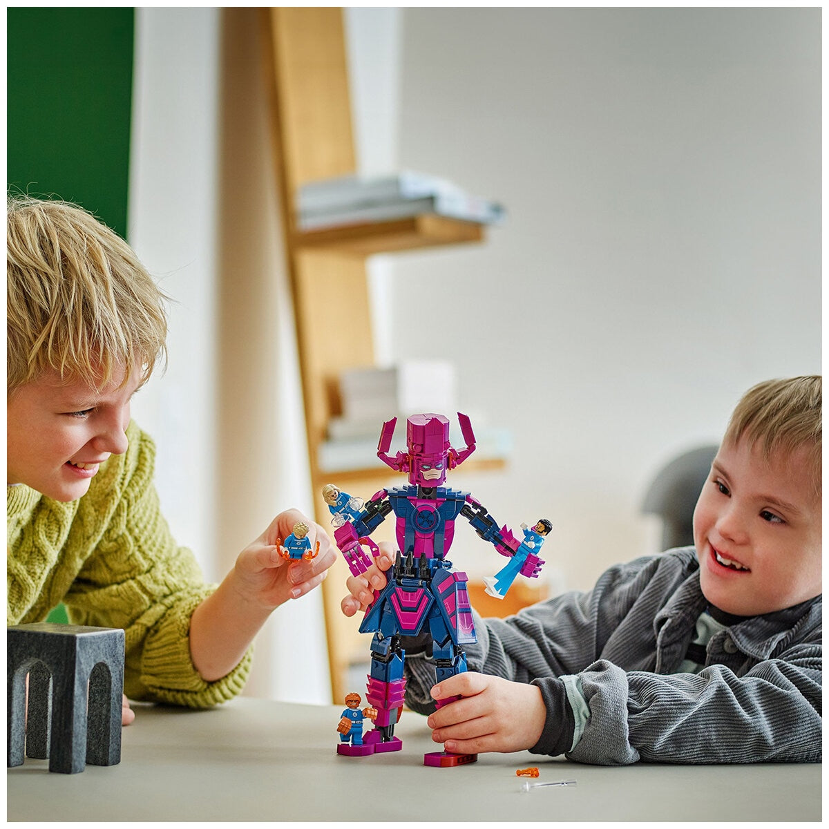 LEGO Marvel Fantastic Four vs. Galactus Construction Figure 76316 | 427 Pieces, Ages 9+, 28 cm Tall Galactus, 4 Minifigures