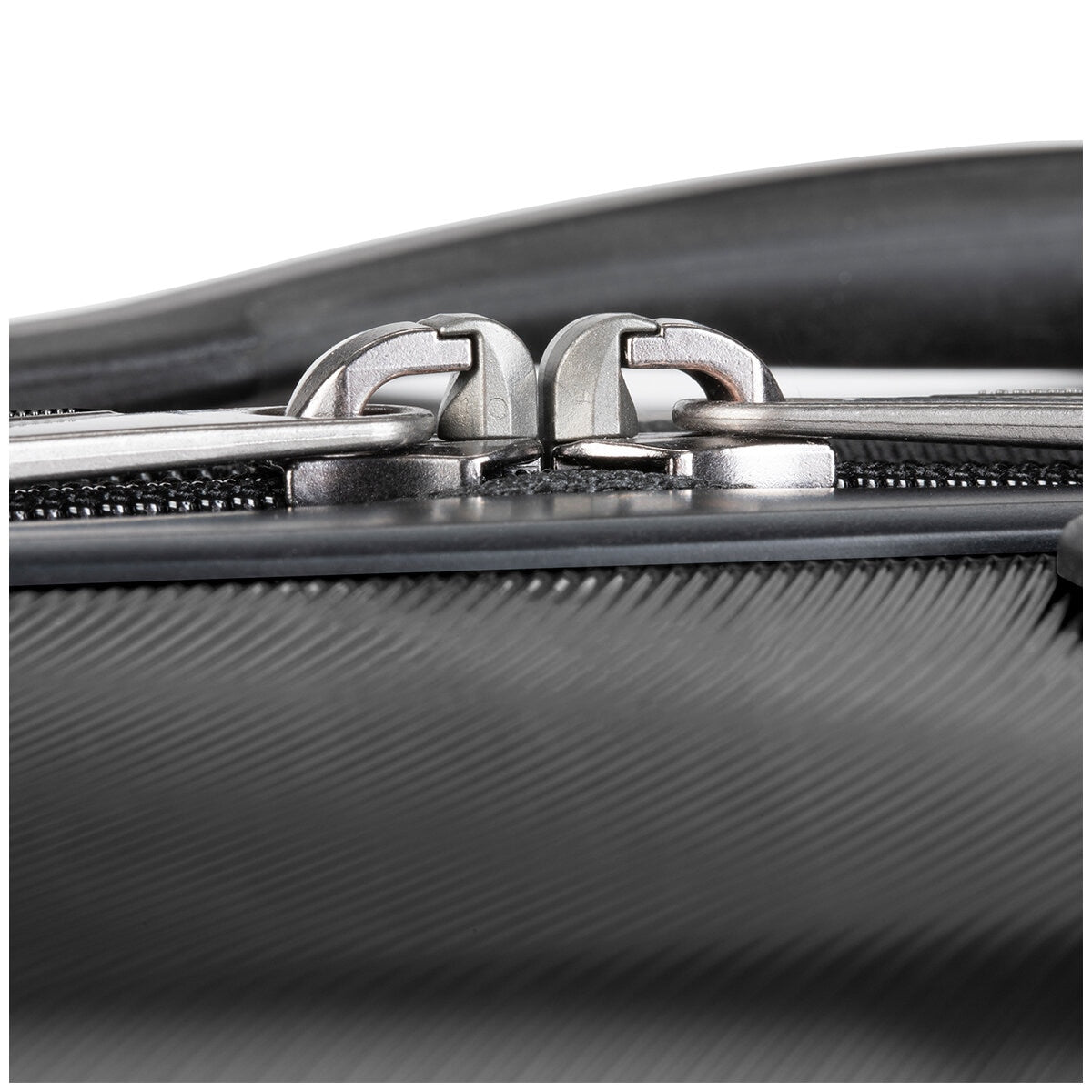 Ricardo Pacific Palisades Large Upright Luggage Black 100% Polycarbonate TSA Locks & Ergonomic Handle