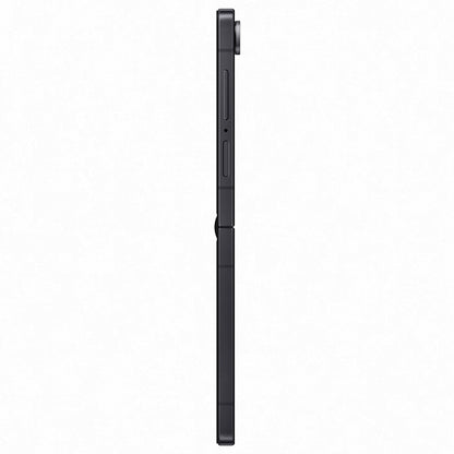 Samsung Galaxy Z Flip7 256GB Black - Seamless Foldable Screen, Enhanced Camera, Long Battery Life, Gemini Live AI Assistant
