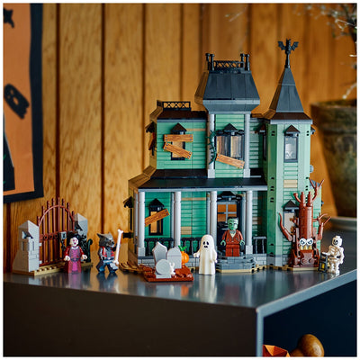 LEGO Creator 3-in-1 Haunted Mansion 31167 736 Pieces 9+ Immersive