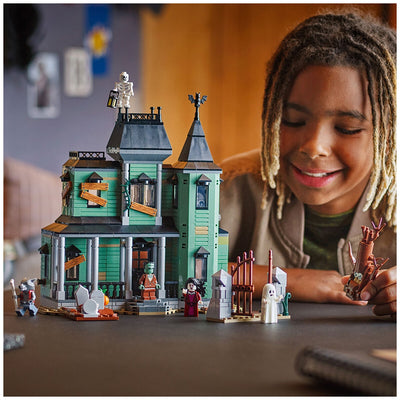 LEGO Creator 3-in-1 Haunted Mansion 31167 736 Pieces 9+ Immersive