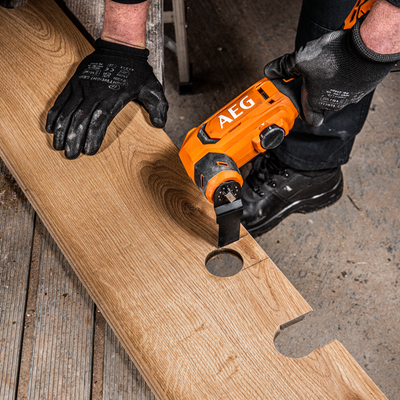 AEG 18V Multi-Tool - 355mm - Tool-Free Blade Change - Variable Speed