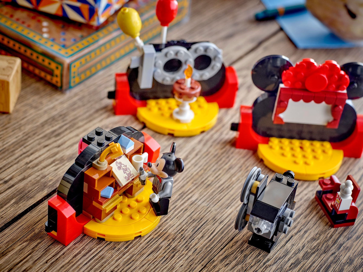 LEGO Disney 40600 Disney 100 Years Celebration GWP