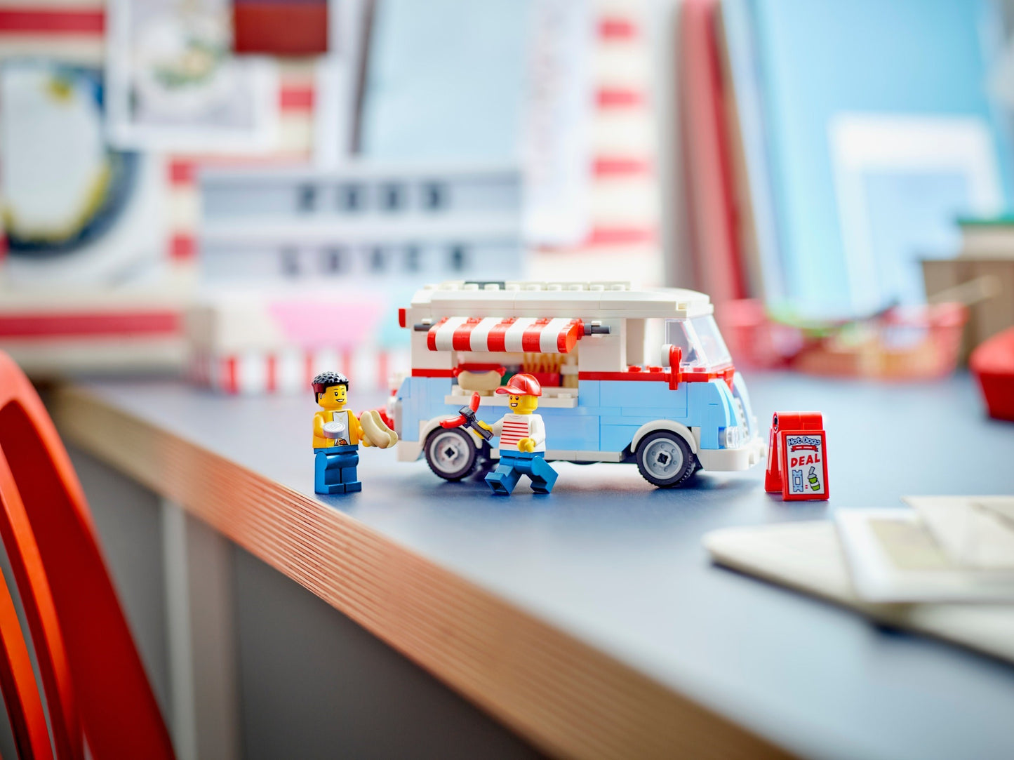 LEGO Icons 40681 Retro Food Truck
