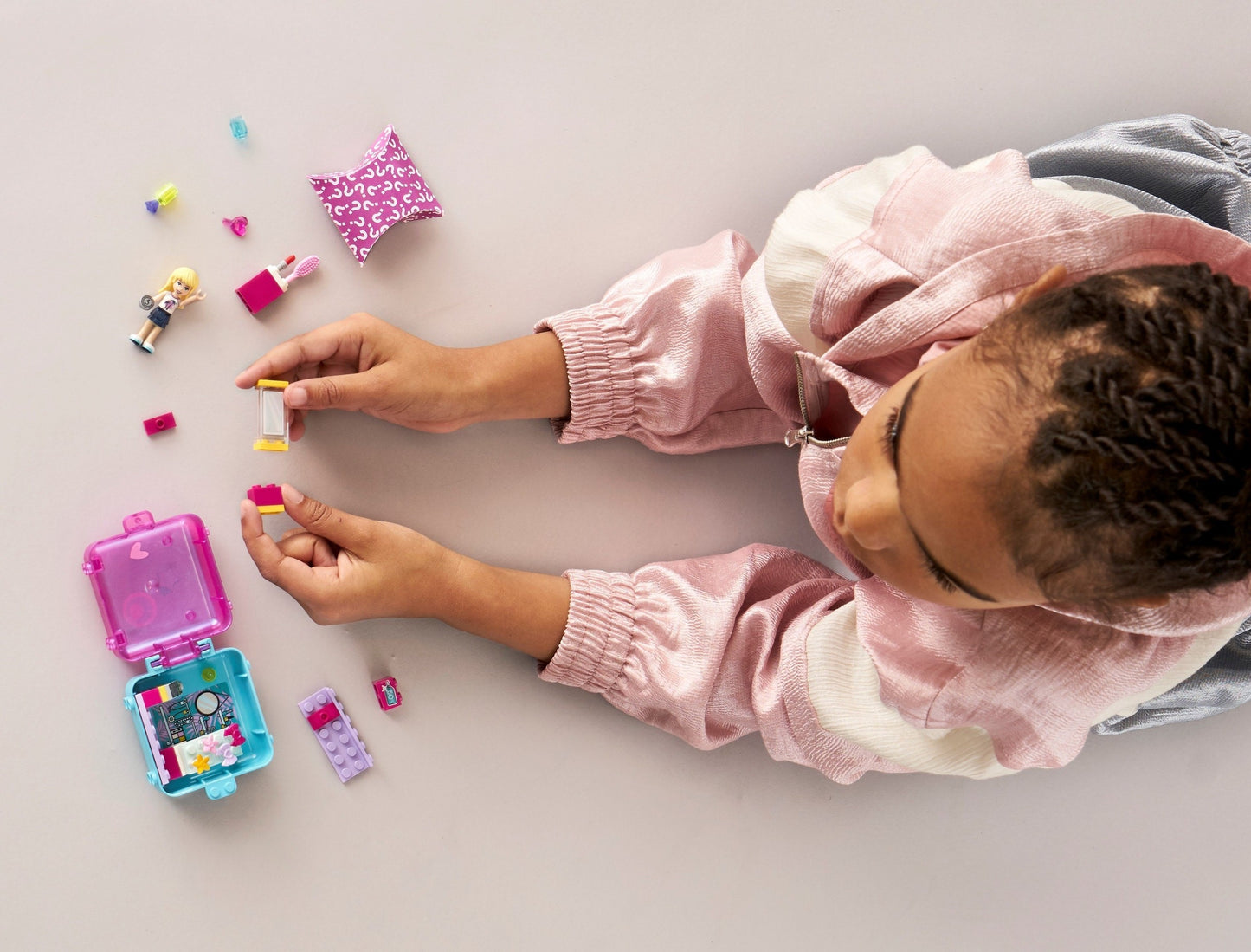 LEGO 41406 Stephanie's Shopping Play Cube: Portable Mini Doll Beauty Shop
