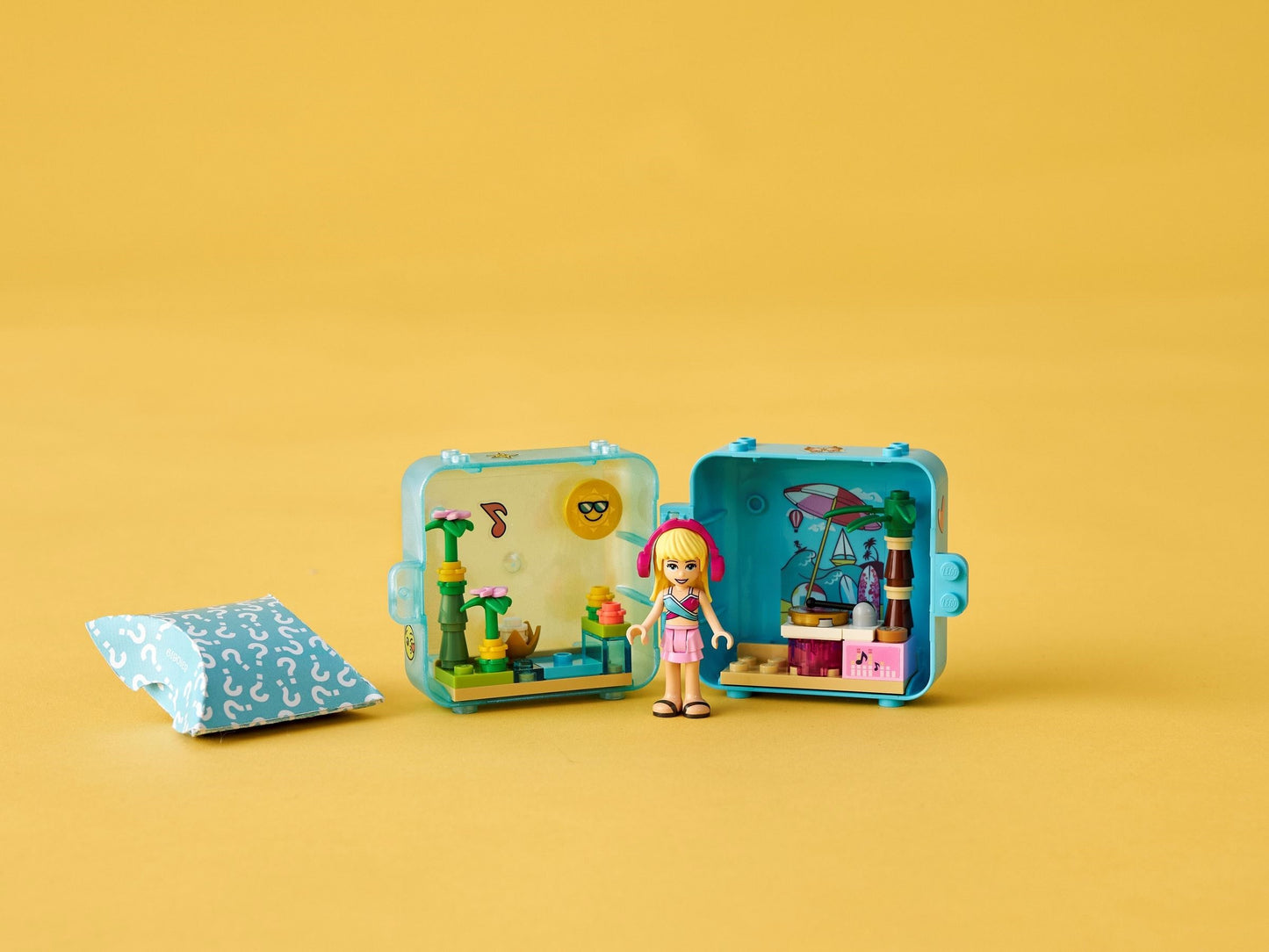 LEGO 41411 Stephanie's Summer Play Cube: Beach DJ Fun