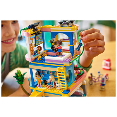 LEGO Friends Heartlake City Club House 42689 794-Piece Set