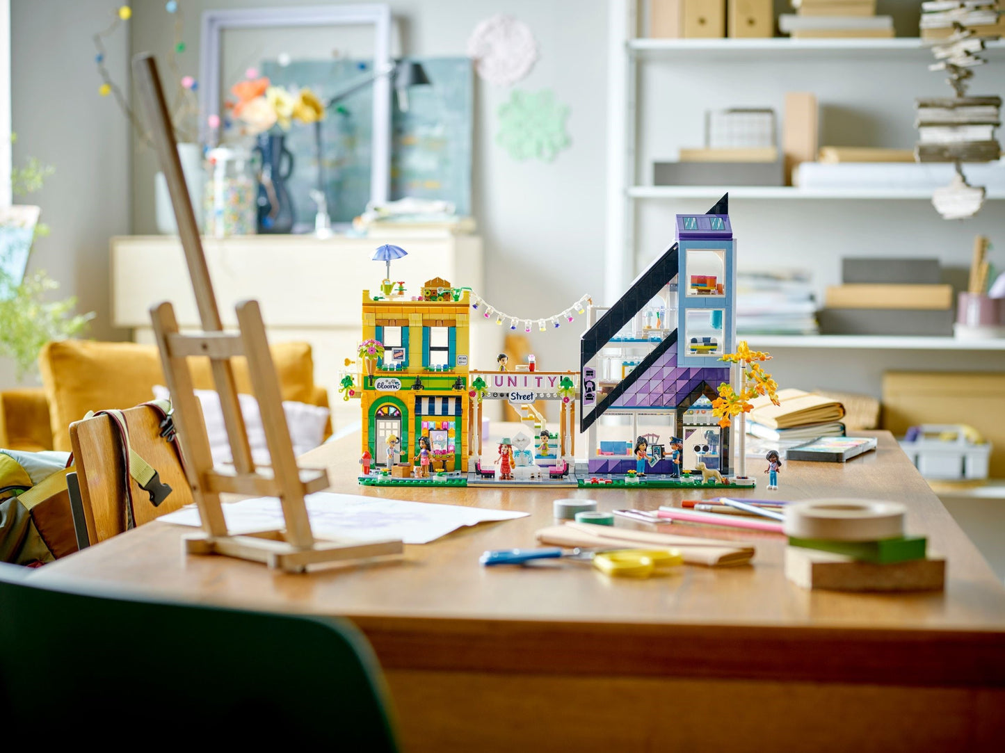 LEGO 41732 Downtown Flower and Design Stores – Creative City Playset