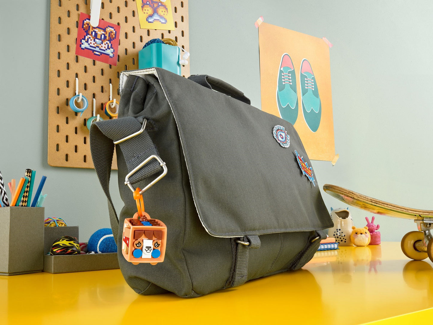 LEGO 41927 Bag Tag Dog - Customizable & Fun DIY Craft Kit