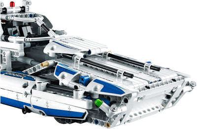 LEGO 42025 Cargo Plane: Motorized, Huge, Realistic!