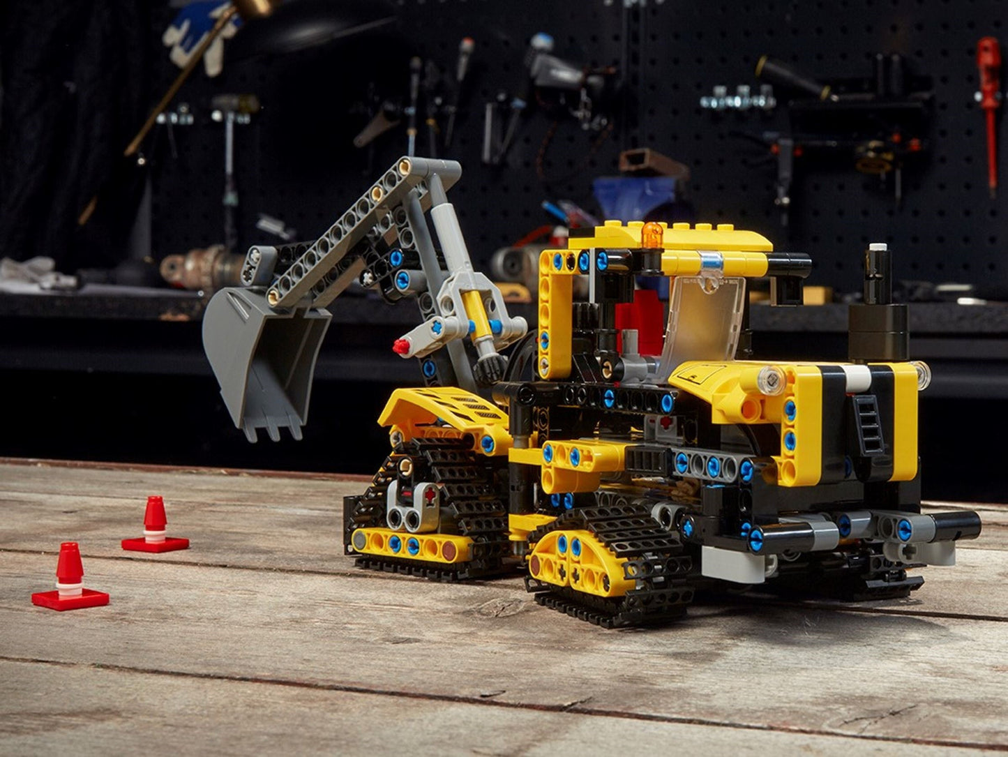 LEGO 42121 Heavy-Duty Excavator 2-in-1 Building Kit