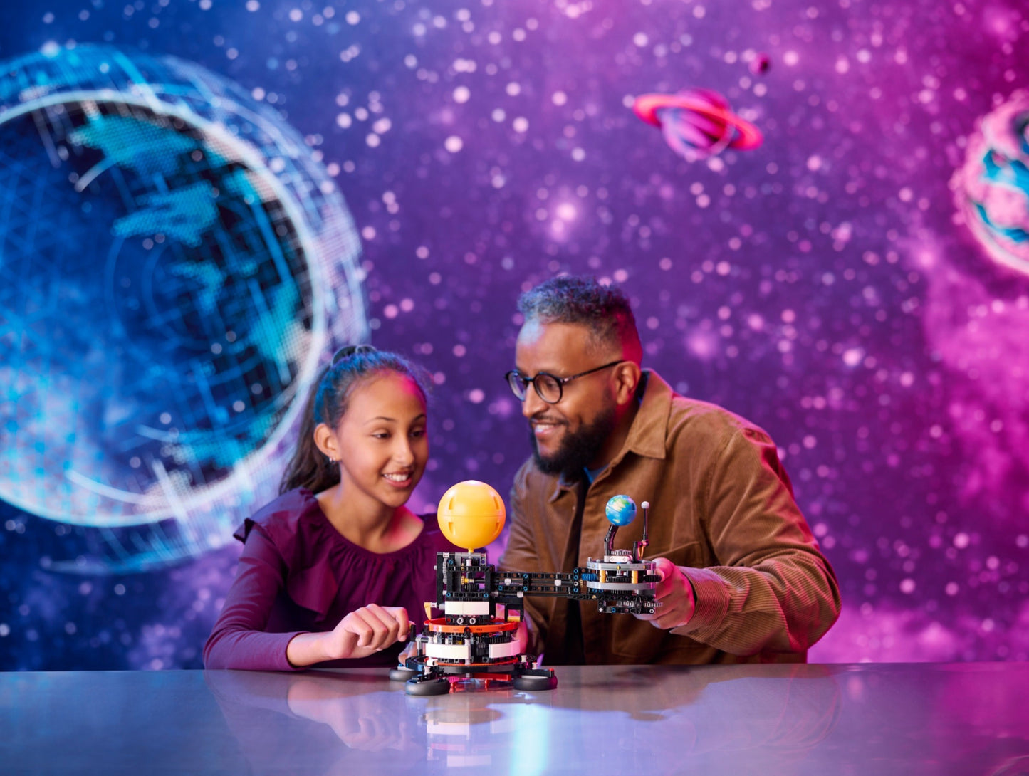 LEGO Technic 42179 Planet Earth and Moon in Orbit