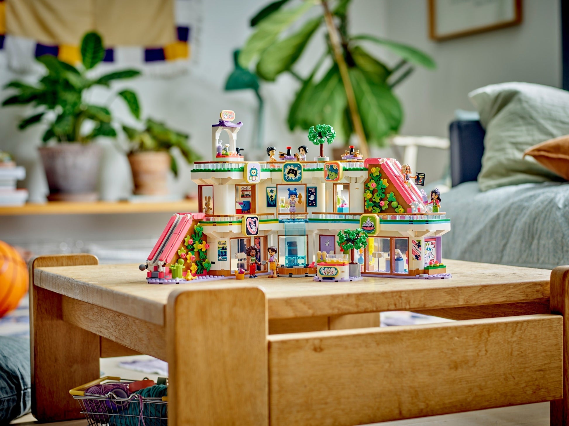 LEGO LEGO Friends Series 42604 Heartlake City Shopping Mall- Auzzi Store