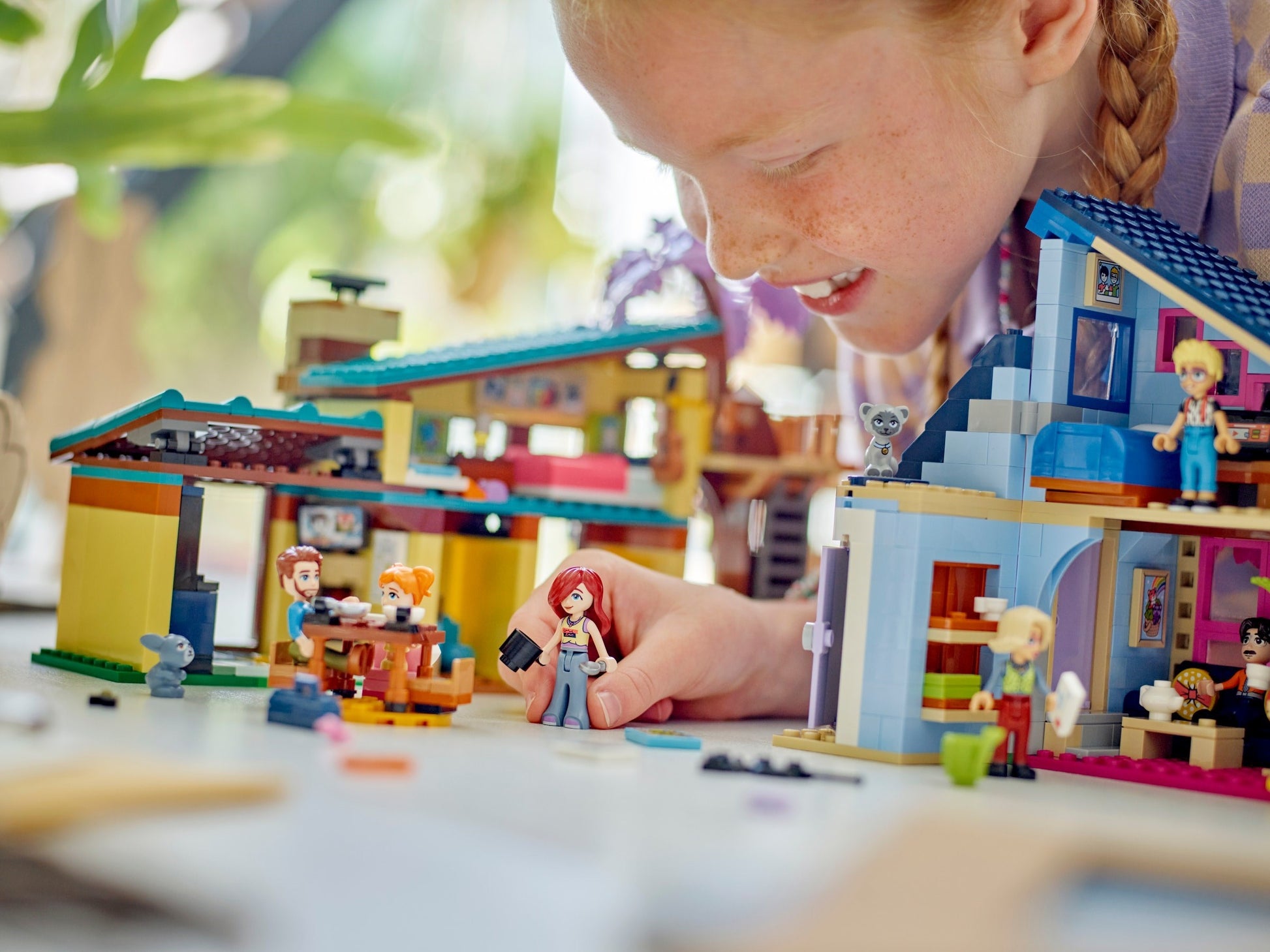 LEGO Friends Series 42620 Olly and Paisley's Family Houses- Auzzi Store