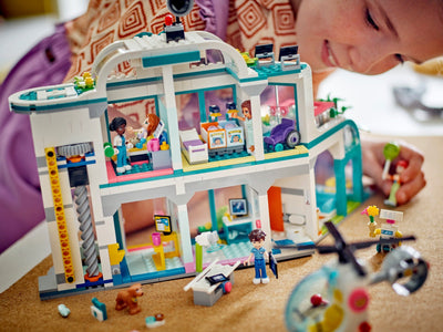 LEGO LEGO Friends Series 42621 Heartlake City Hospital