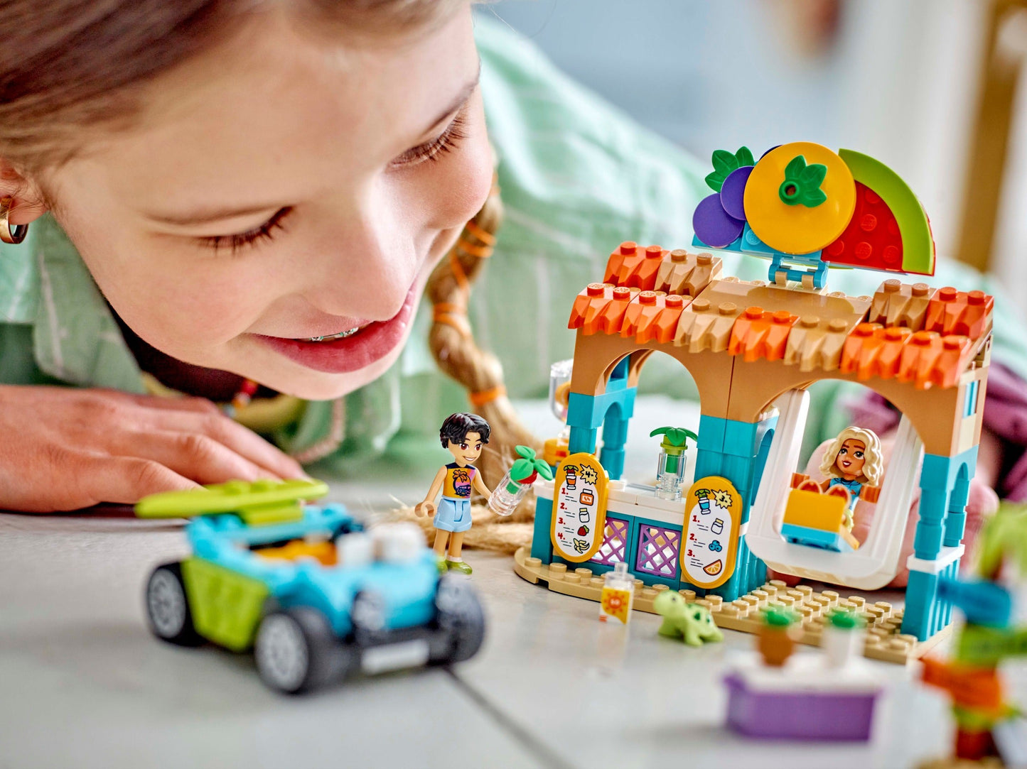 LEGO Friends Beach Smoothie Stand 42624